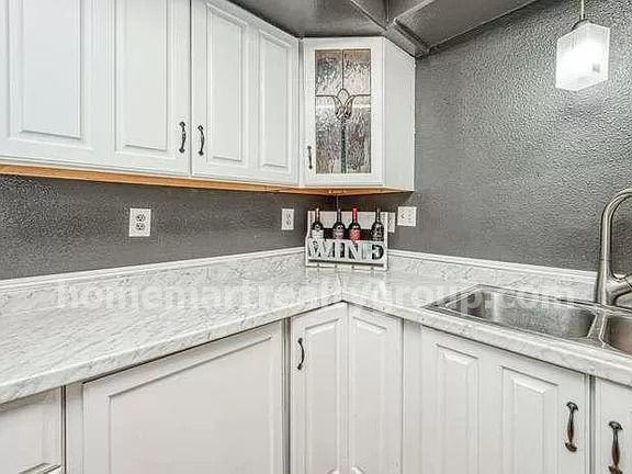 319 E Sacramento St - Photo 2 of 12