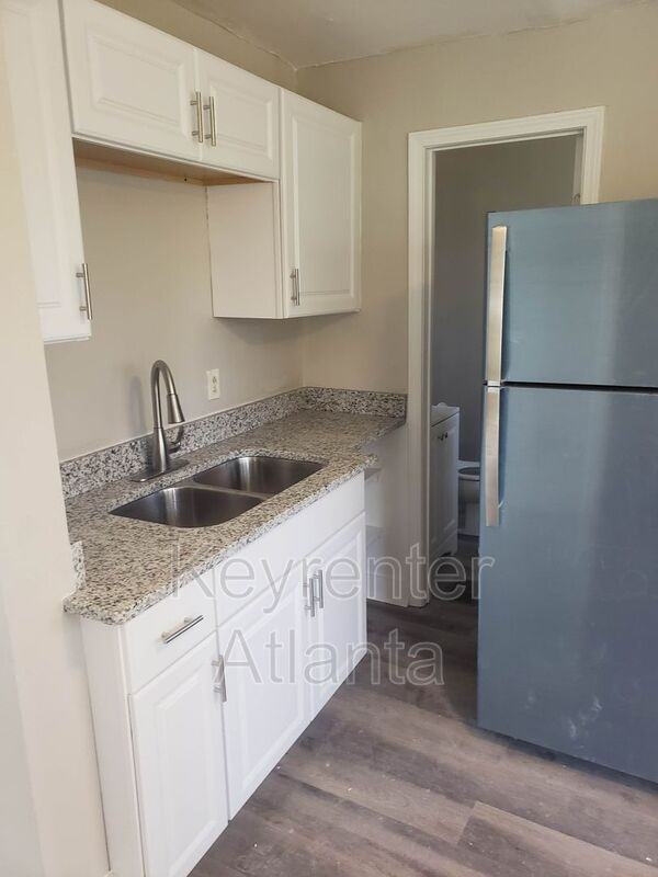 99 Stafford St Nw #A - Photo 2 of 9