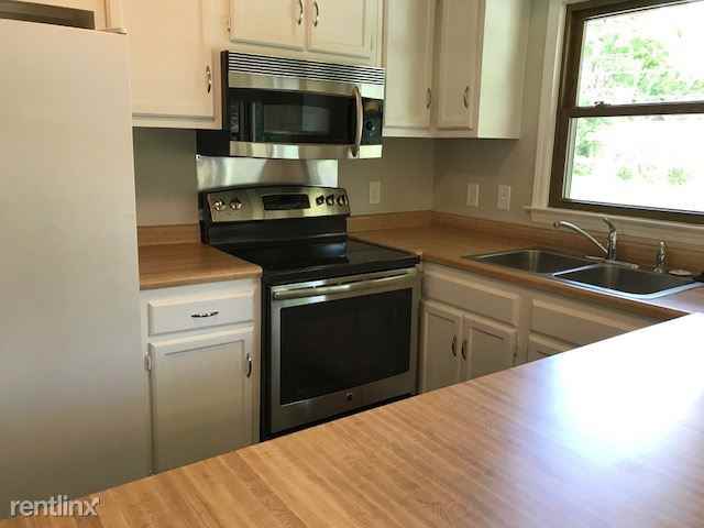 3927 Kipling Dr - Photo 3 of 13