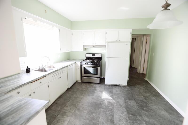 829 Flat St Ne #1 - Photo 3 of 10