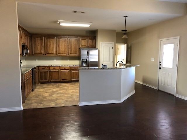 1808 Woodland Park Dr - Photo 3 of 11