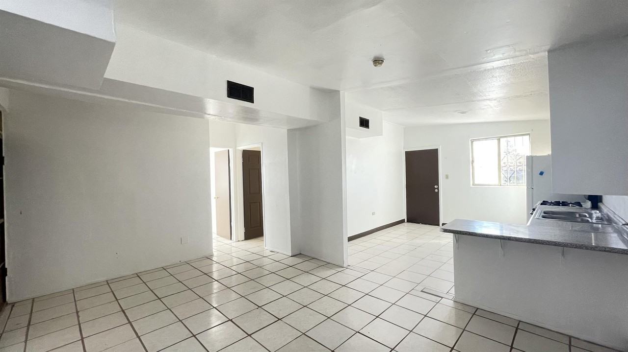 605 Meadow Rd #1 - Photo 7 of 16