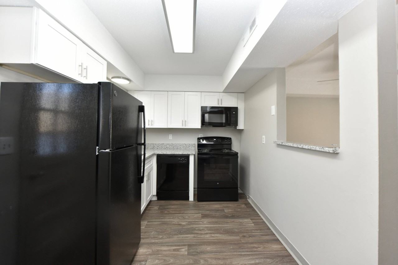 Veranda at the Ridge - Photo 4 of 31