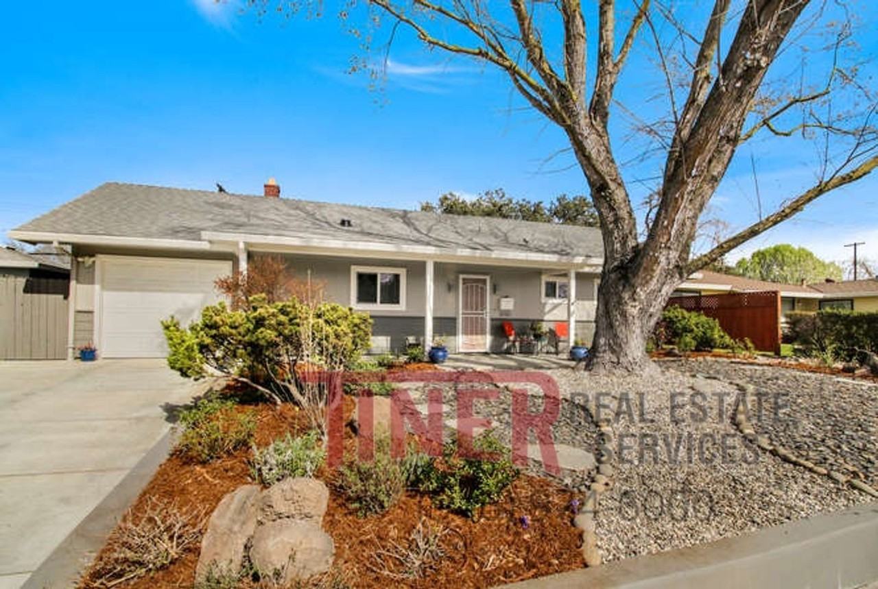 1040 Hampton Rd - Photo 3 of 12