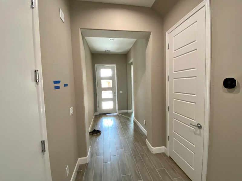 612 W Derringer Way - Photo 3 of 31