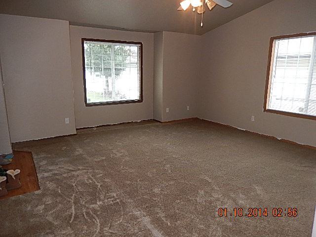 3151 Park Ave Ne #3151 - Photo 4 of 14