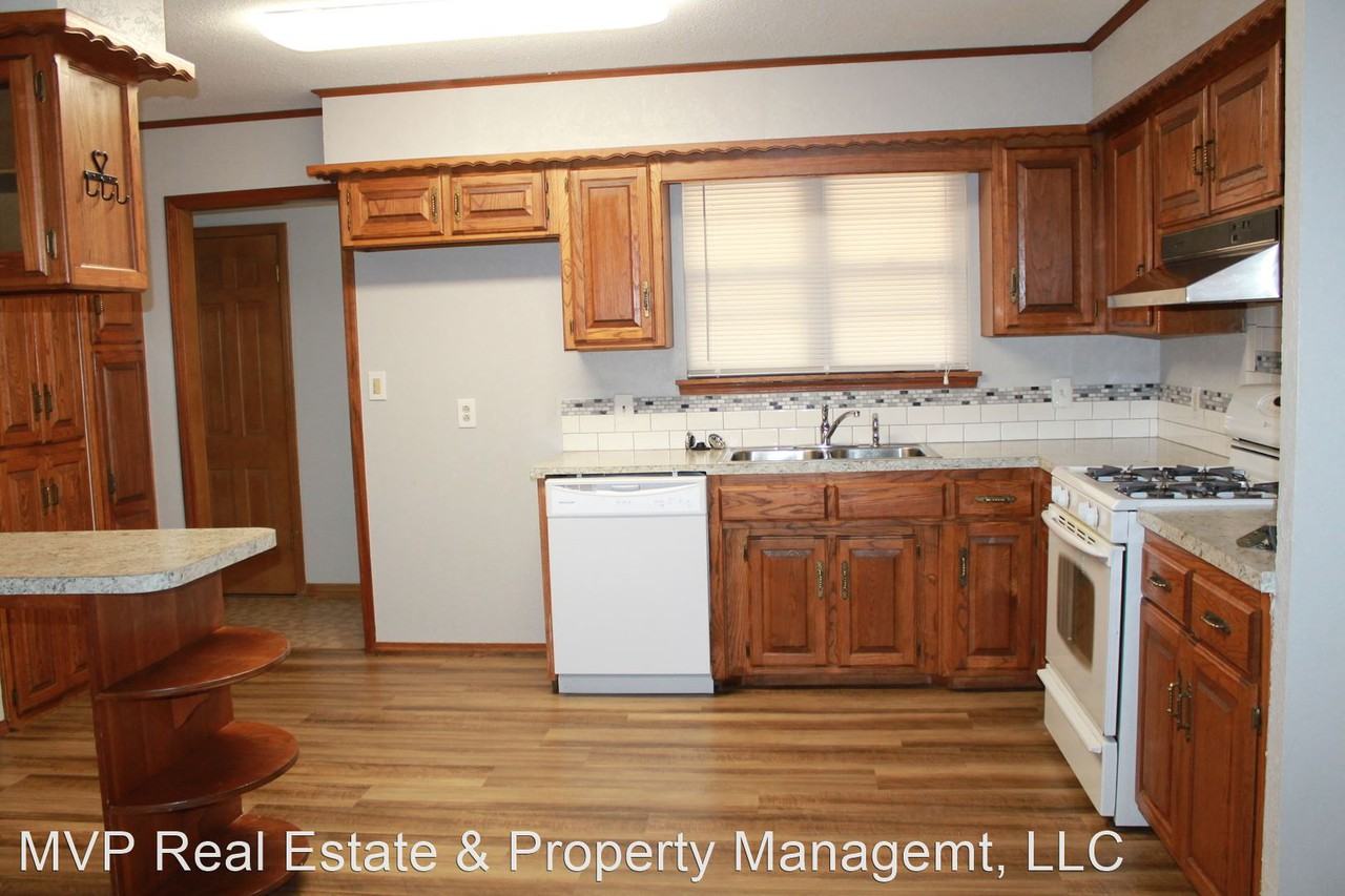 3306 Mockingbird Ln - Photo 3 of 30