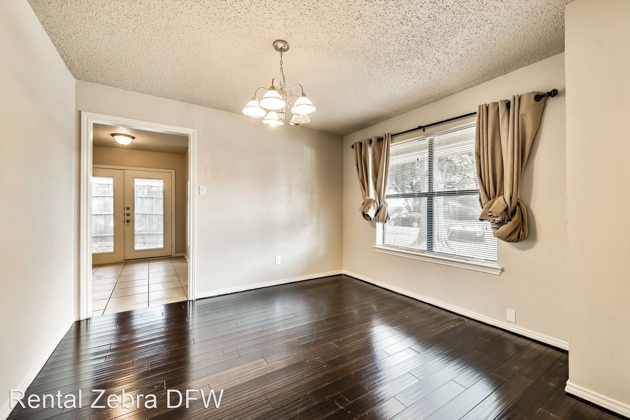 500 Woodhollow Dr - Photo 3 of 17