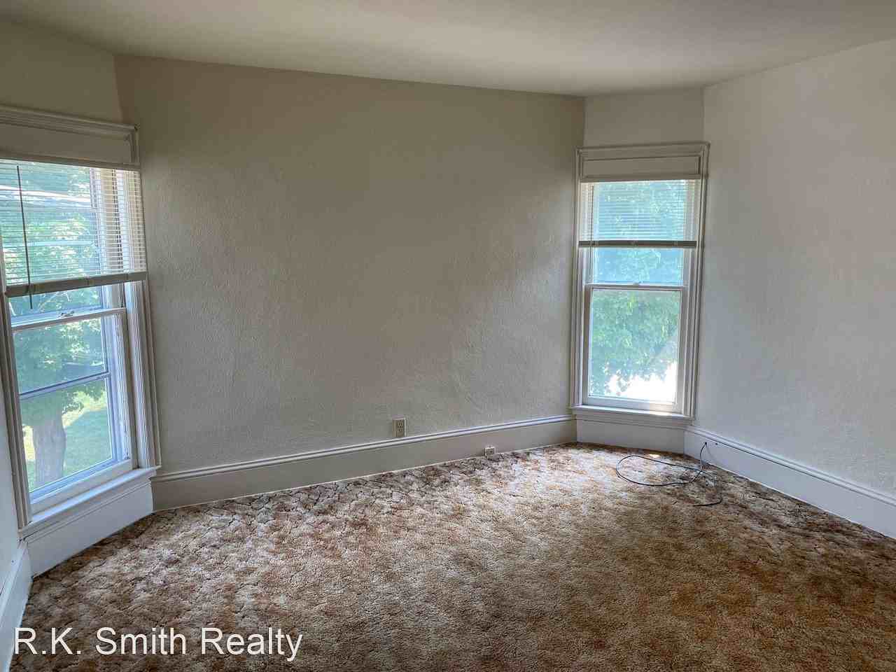 310-312 Golden Lane - Photo 3 of 10