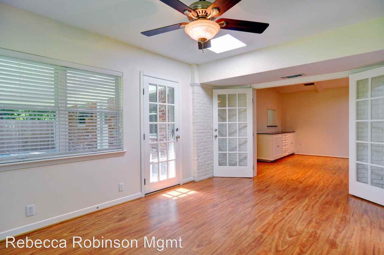 5017 Whistler Dr - Photo 2 of 4