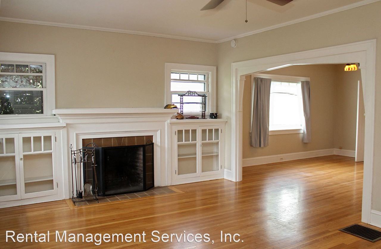 1136 Se 50th Ave - Photo 2 of 18