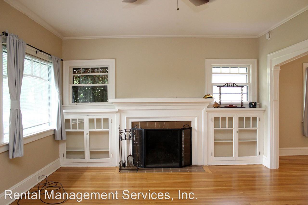 1136 Se 50th Ave - Photo 3 of 18