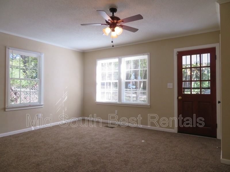 2707 Chatworth St - Photo 2 of 8