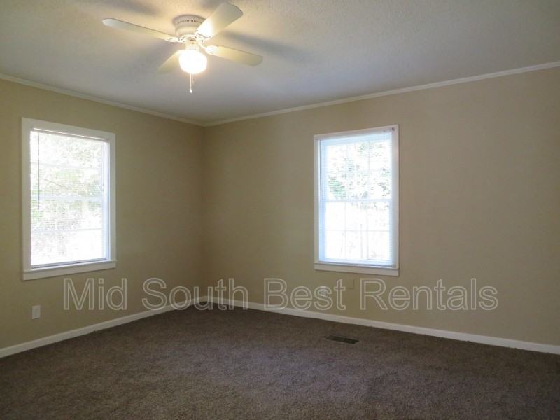 2707 Chatworth St - Photo 4 of 8