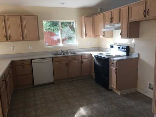 7090 Strauss Dr - Photo 2 of 8