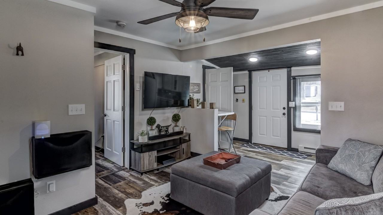 2008 La Salle St - Photo 3 of 12