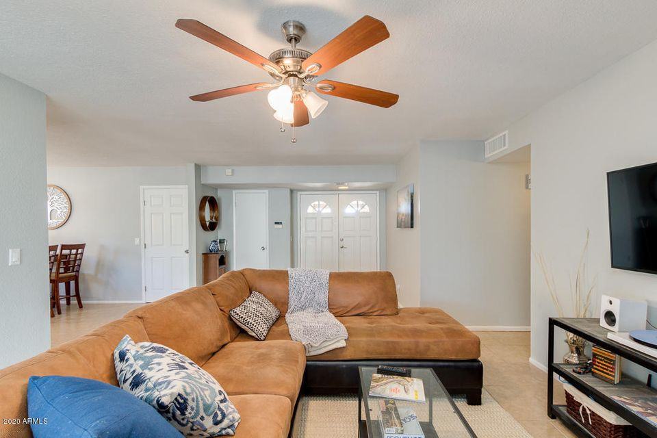 2609 N Nebraska St - Photo 2 of 16