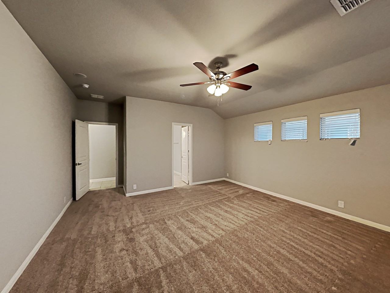 12005 Rustling Oaks Dr - Photo 3 of 17