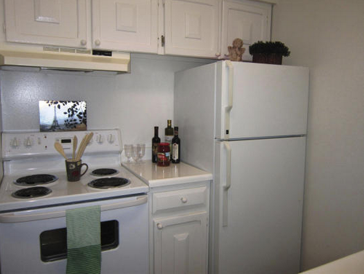 2002 San Sebastian Ln 565k - Photo 2 of 10