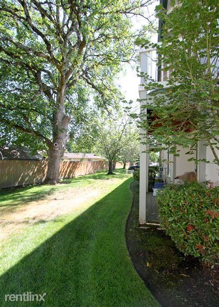 Jefferson Place Apartments - Photo 2 of 7