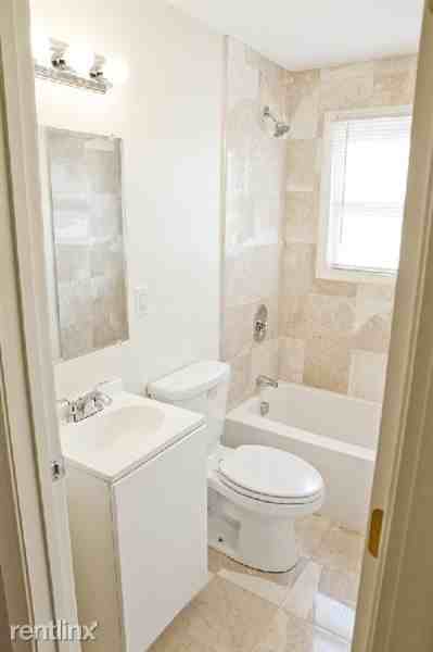 4043 Washington St - Photo 2 of 3