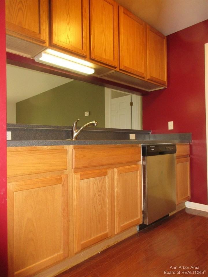 799 Addington Ln - Photo 3 of 17
