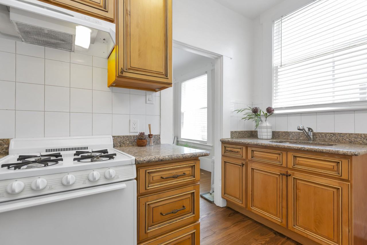 1163 Pine - Photo 2 of 23