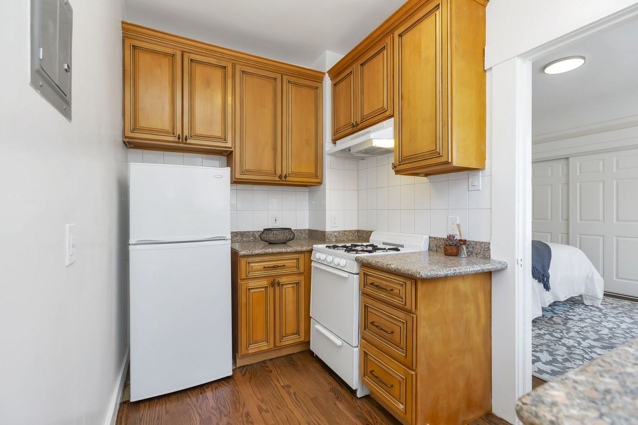 1163 Pine - Photo 3 of 23