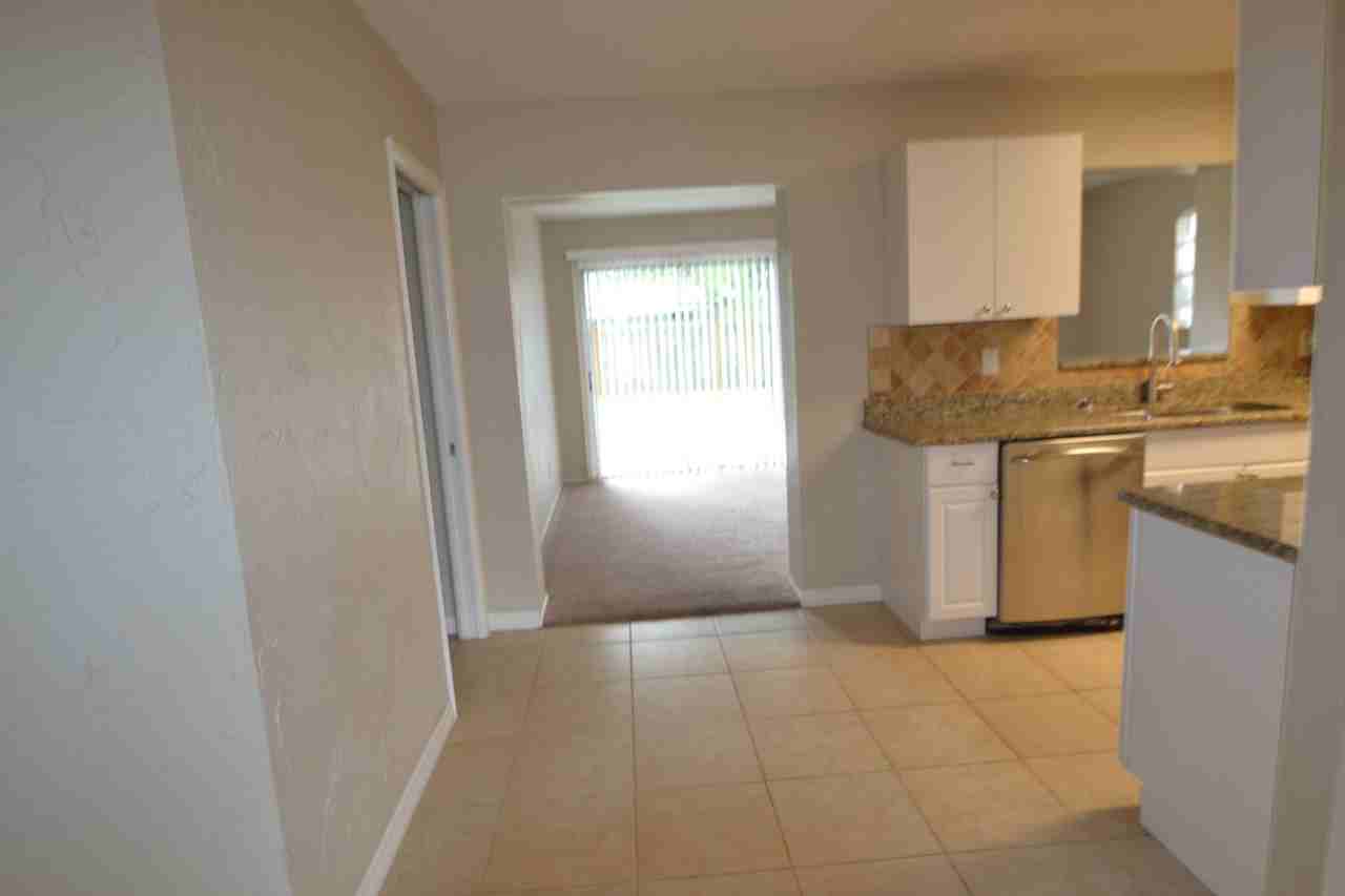 3965 Middlesex Pl - Photo 3 of 8