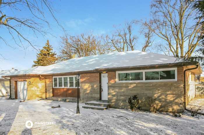 320 Birchwood Dr - Photo 2 of 16