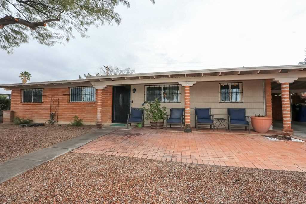 6950 E Kingston Dr #1 - Photo 3 of 27