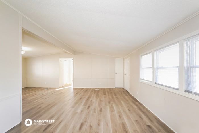 640 Walnut St - Photo 3 of 16