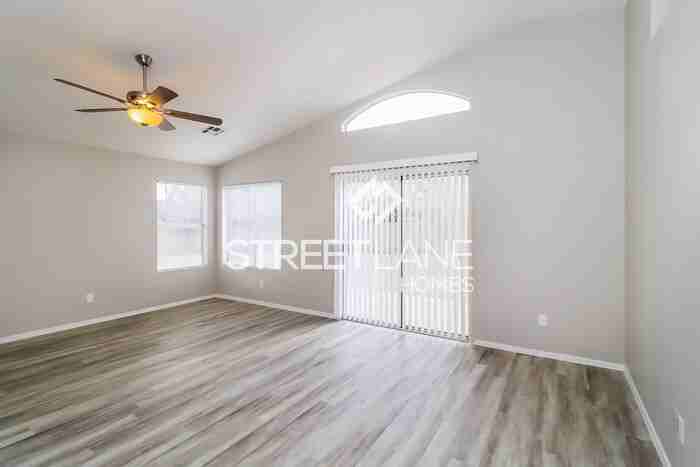 7451 W Via Del Sol Dr - Photo 3 of 16