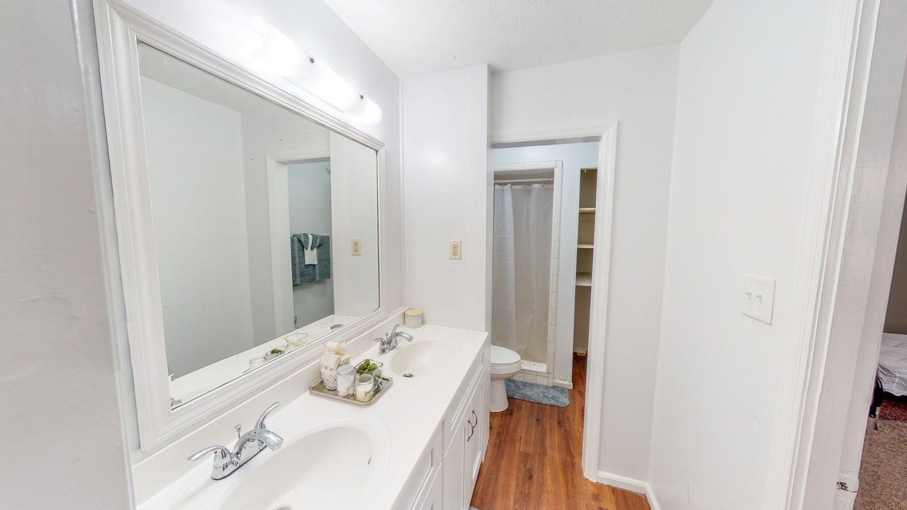 Private Bedroom for Female Student or Professional (Master Bedroom) - Photo 3 of 12