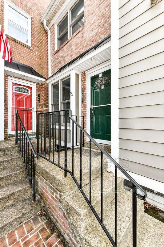 306 S Wayne St Apt D #D - Photo 2 of 32