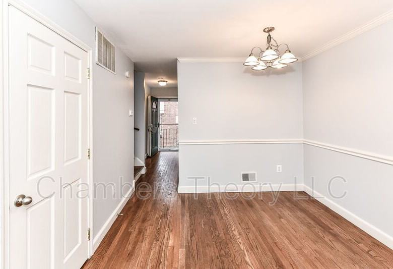 306 S Wayne St Apt D #D - Photo 7 of 32