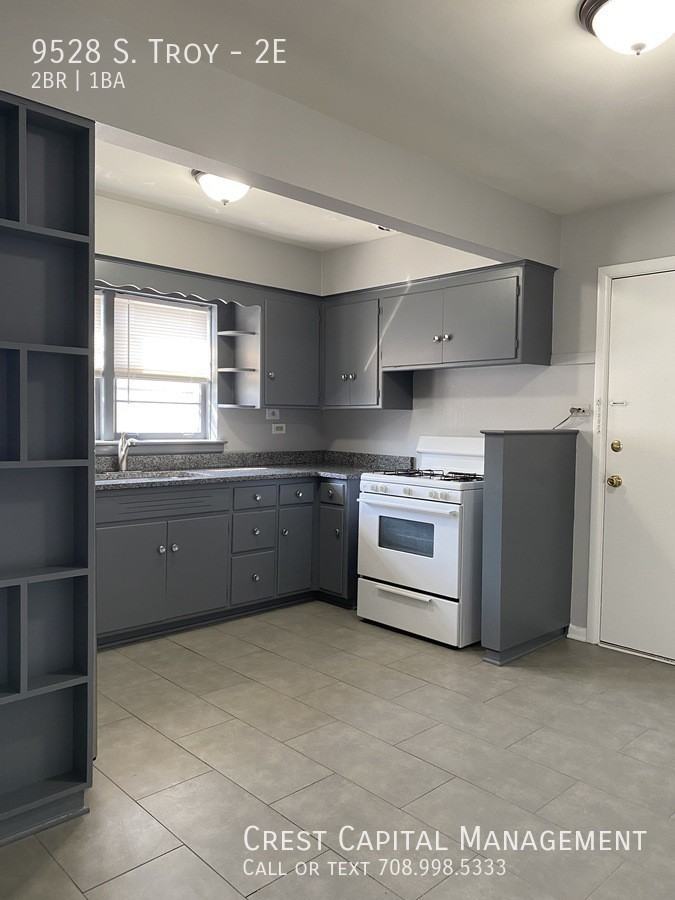 9528 S Troy Ave #2E - Photo 2 of 10