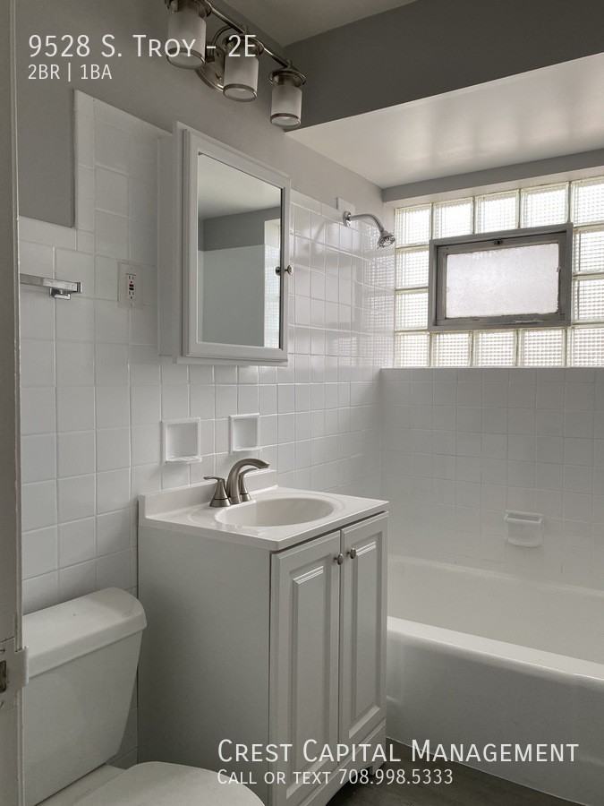 9528 S Troy Ave #2E - Photo 3 of 10