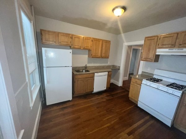 640 River St #2B - Photo 2 of 3