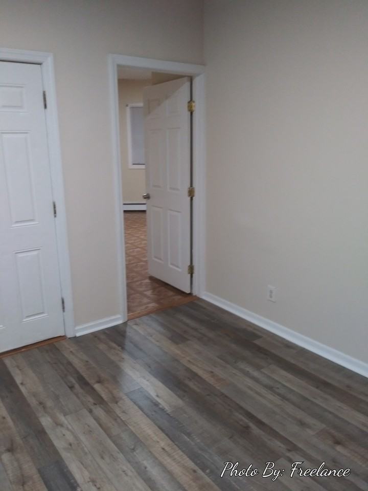33 Pine St - Photo 3 of 7