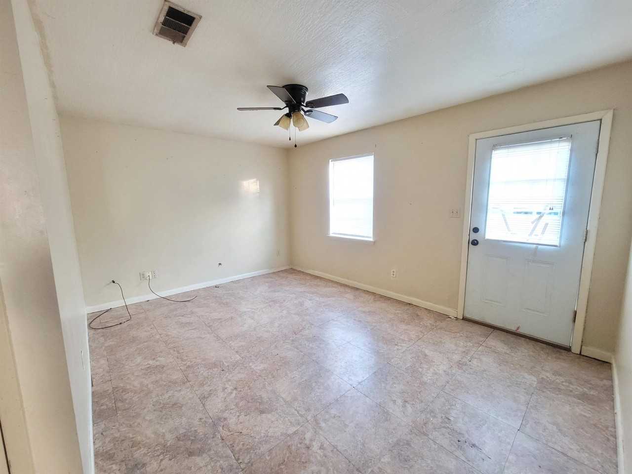 123 Lexington Dr #1 - Photo 5 of 5