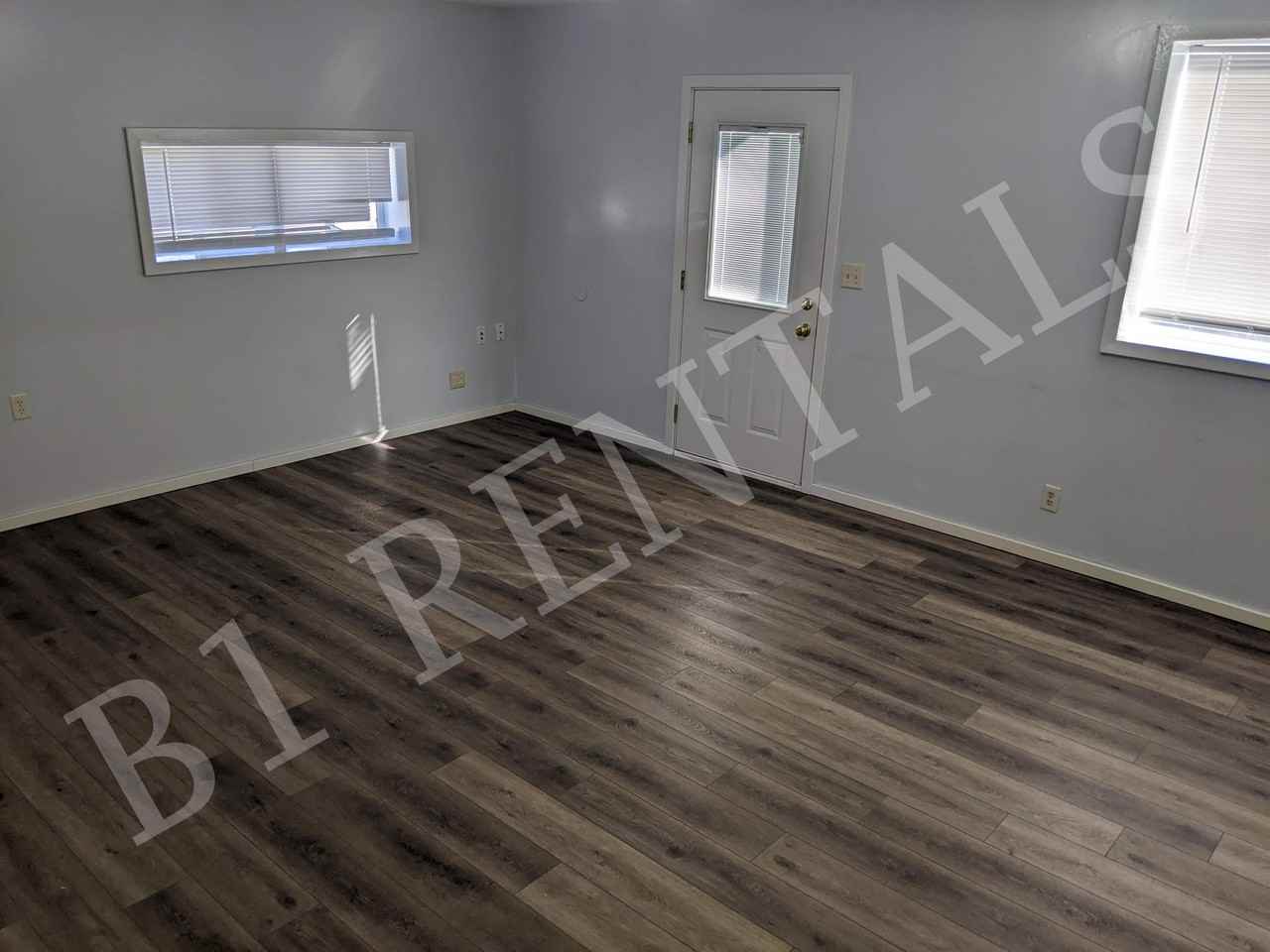 712 Summit St #1 - Photo 6 of 10