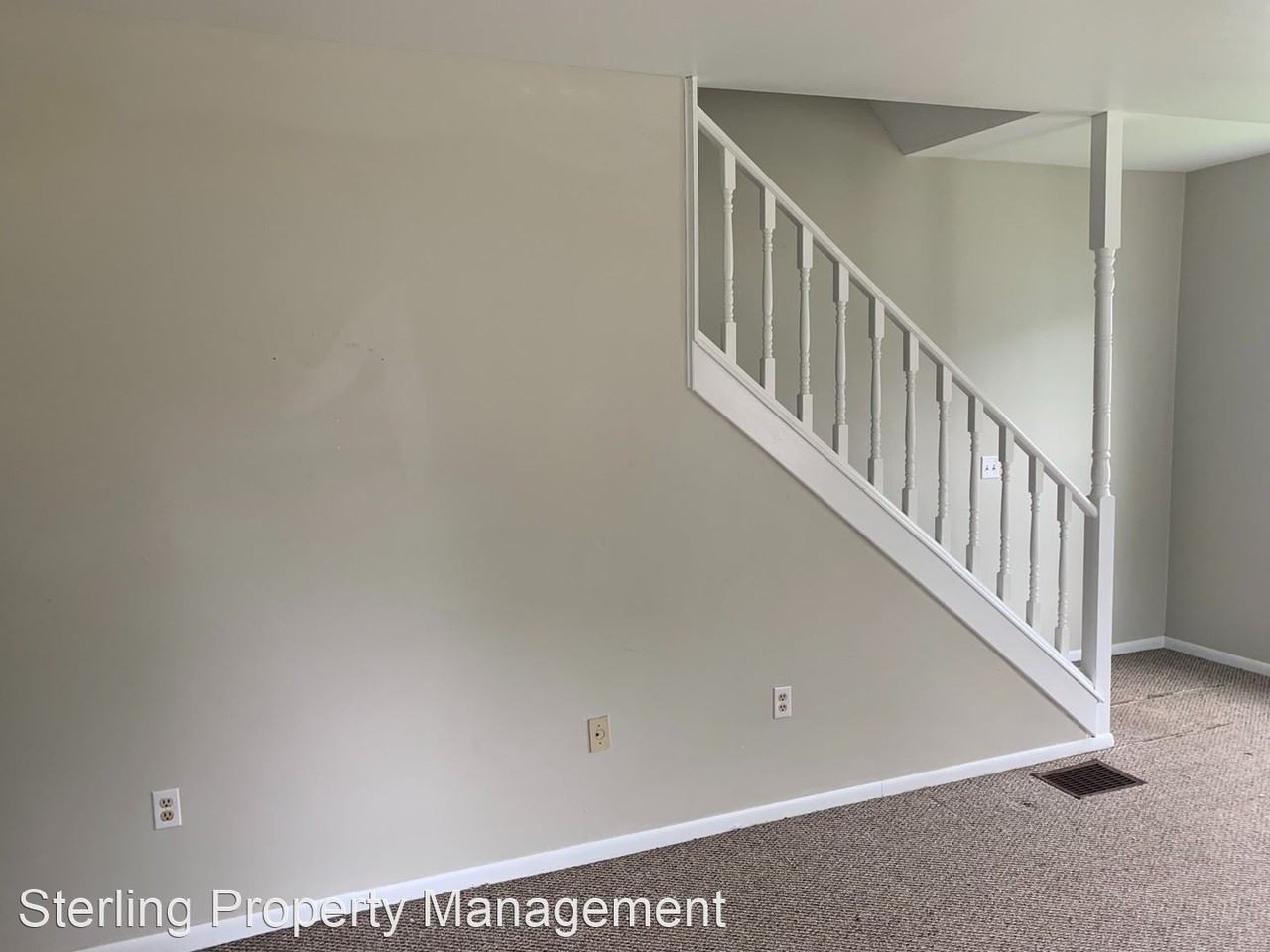 470 West 1st Street - Photo 3 of 8