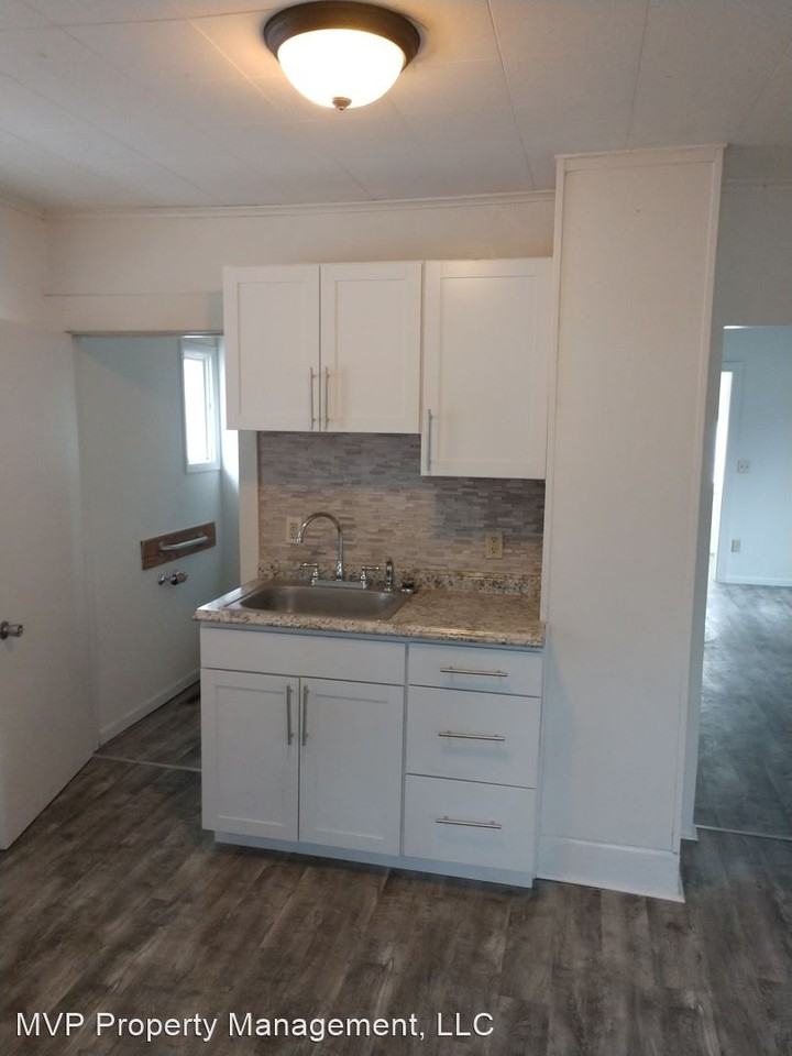 913 Depot St - Photo 3 of 10