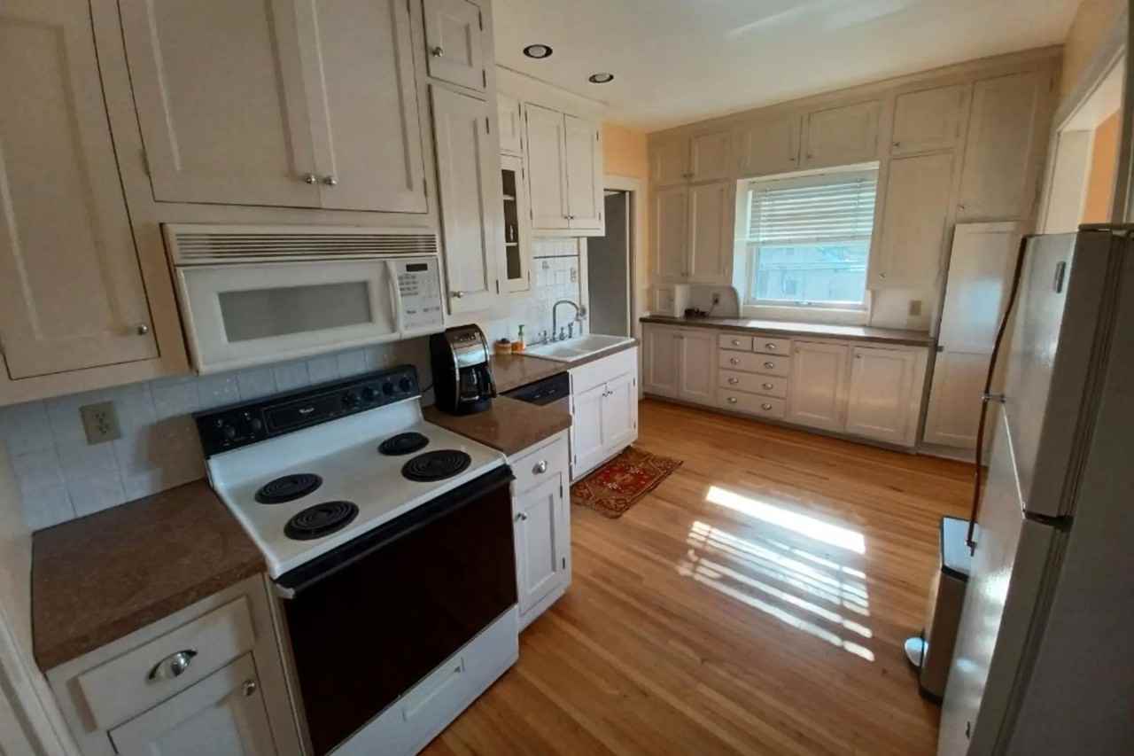 4952 Aldrich Ave S - Photo 2 of 9