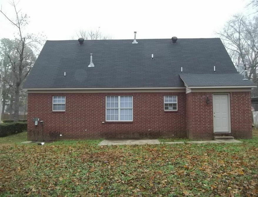 422 Hyde Park Cir - Photo 3 of 21