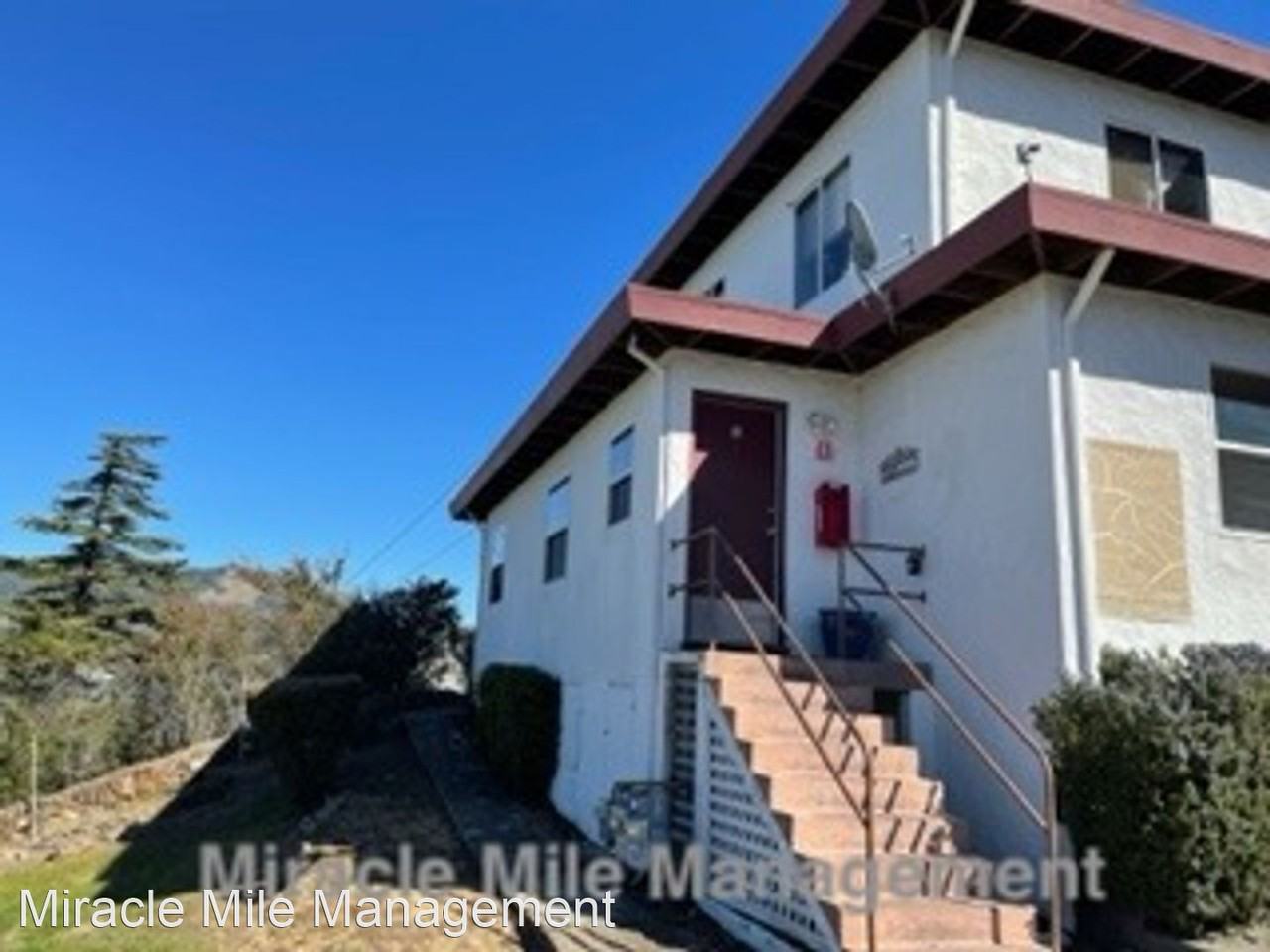 37-39 Woodland Ave 37-39 Woodland Avenue - Photo 2 of 12