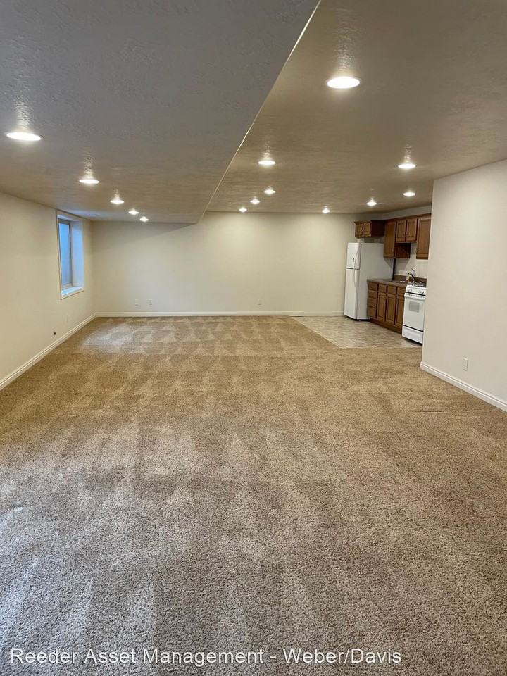 185 E 100 N - Photo 2 of 19