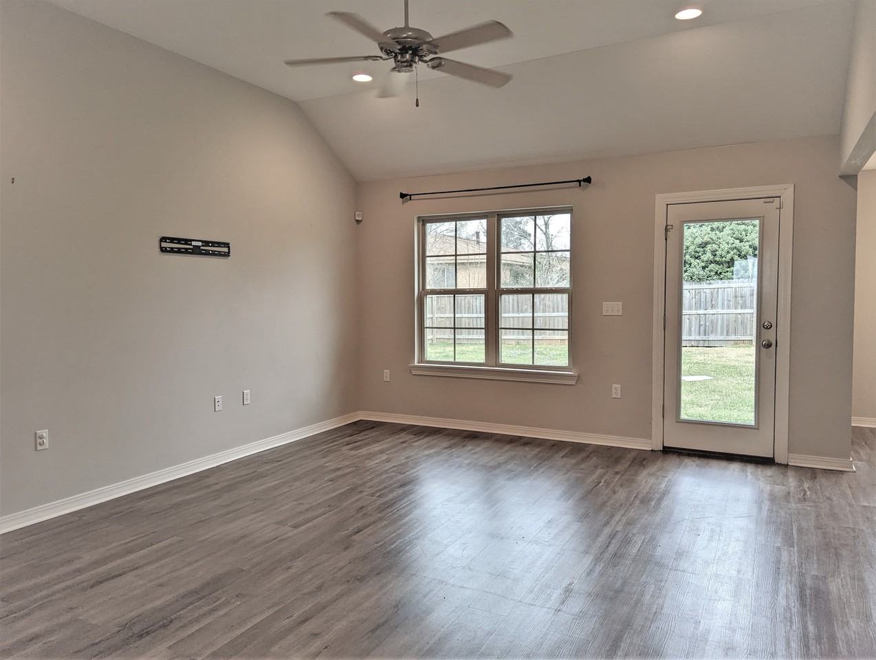 200 Margaret Ave - Photo 3 of 18