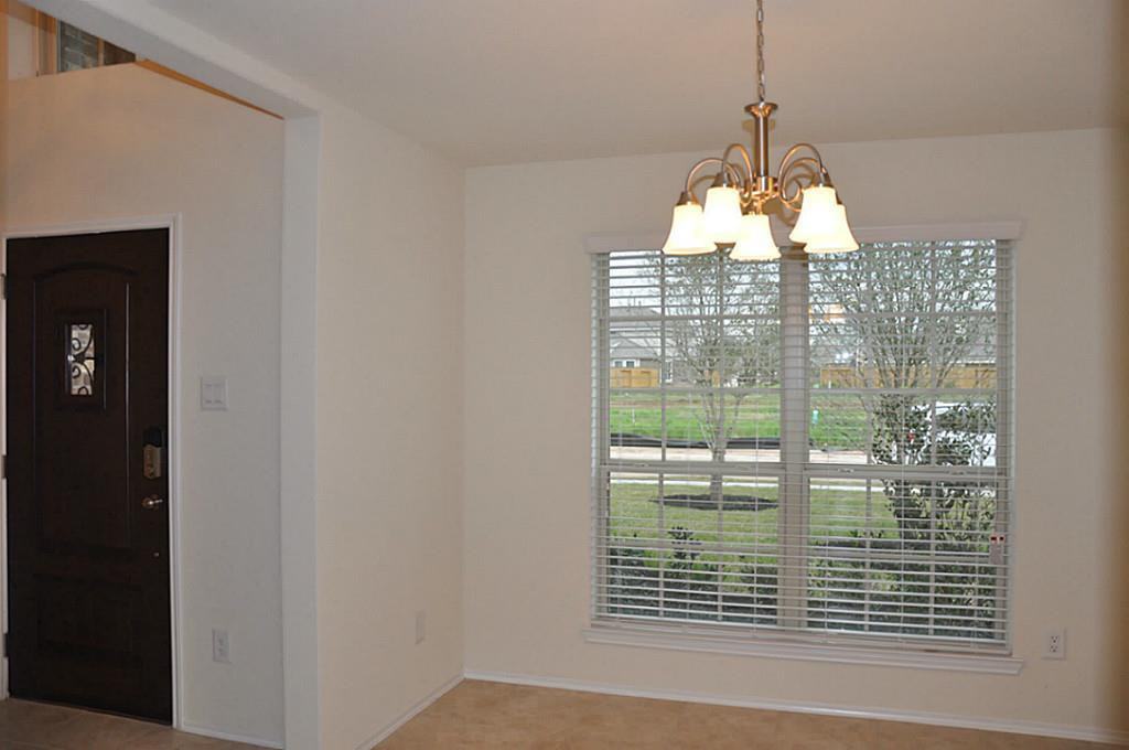 3326 Karleigh Way - Photo 4 of 16